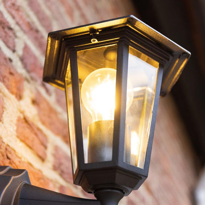 Hoftronic Huron Klassieke Wandlamp Bewegingsmelder IP44 E27 Zwart